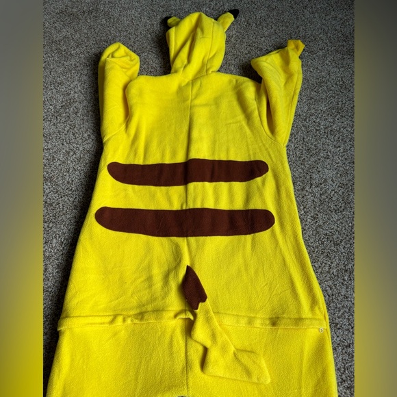 Pikachu Pokémon Adult Onesie - Picture 10 of 10